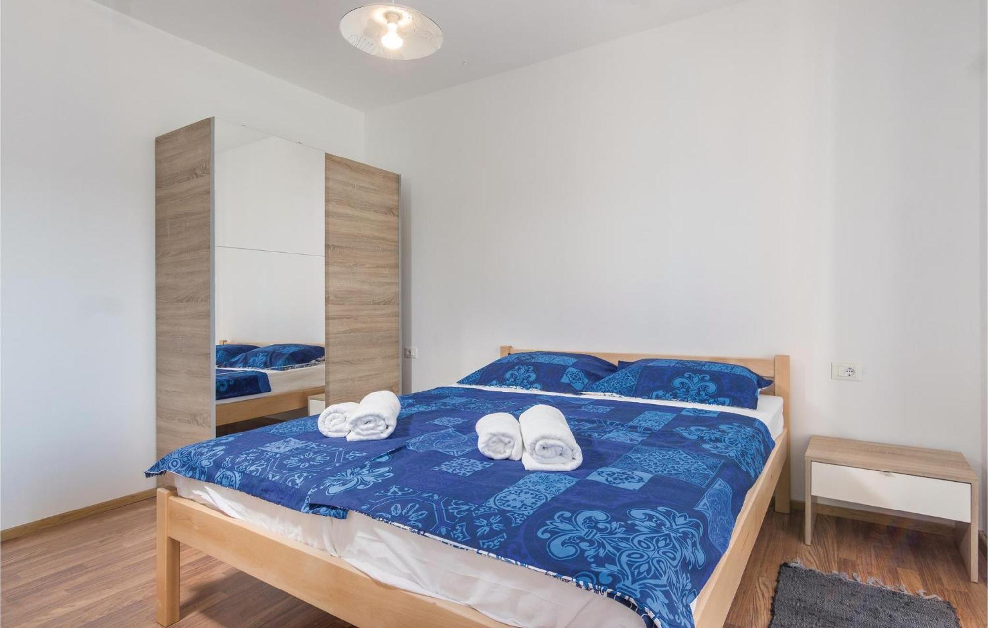 8 Bedroom Awesome Home In Pula Exterior photo