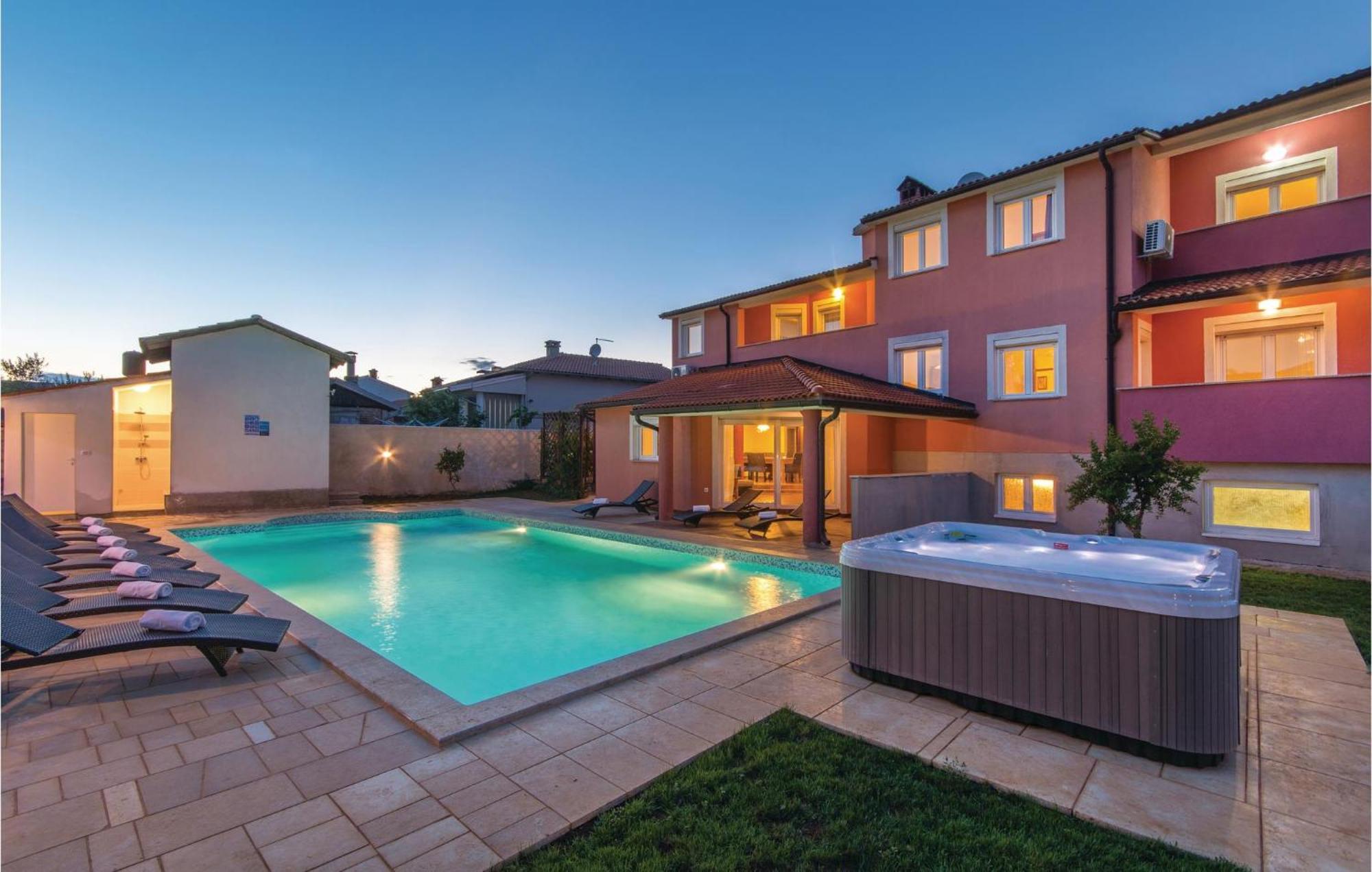8 Bedroom Awesome Home In Pula Exterior photo