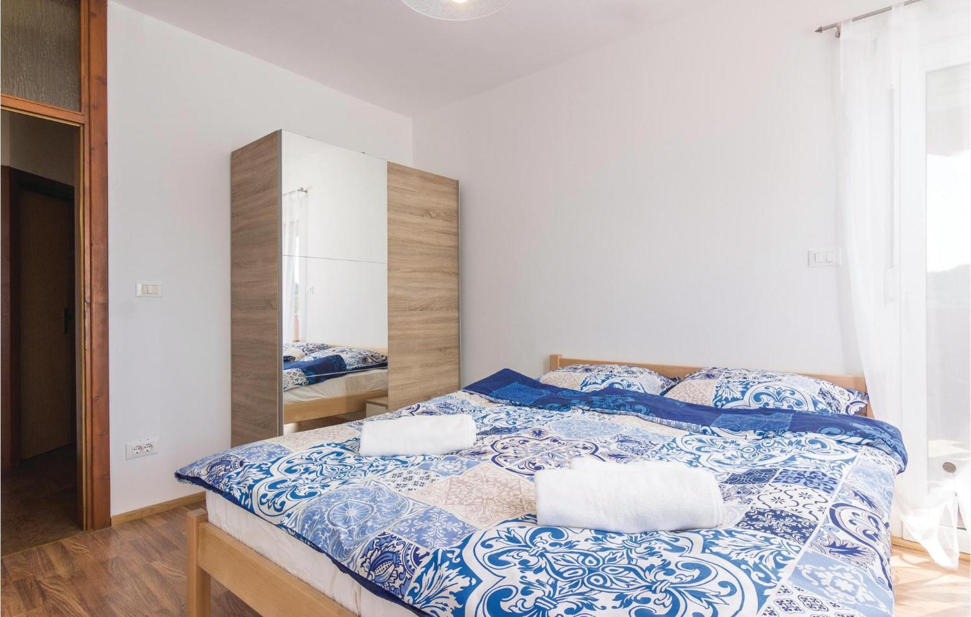 8 Bedroom Awesome Home In Pula Exterior photo
