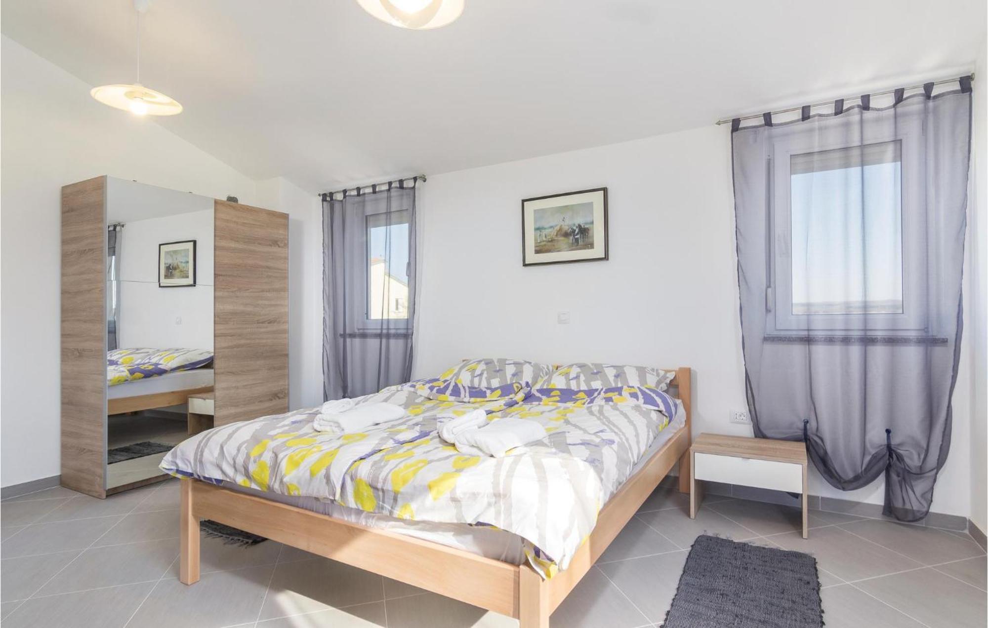 8 Bedroom Awesome Home In Pula Exterior photo